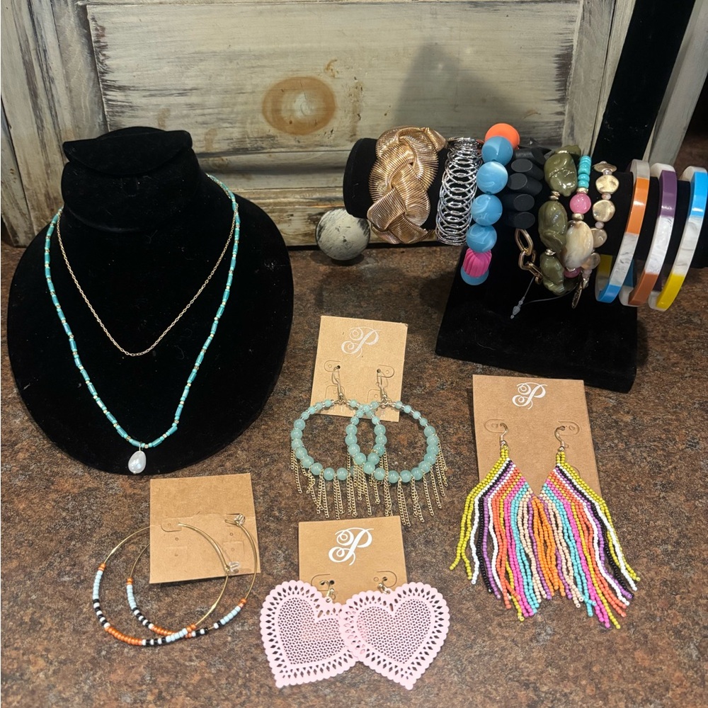 🐢Plunder Turquoise Beaded Necklace and Multicolor Beaded Earrings & bracelets